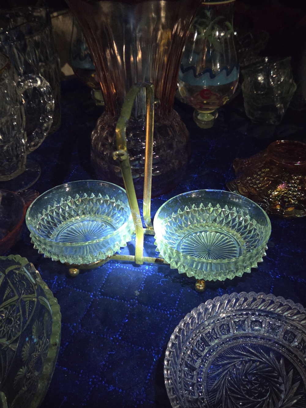 Vintage Serving Set Glows Under Uv Light